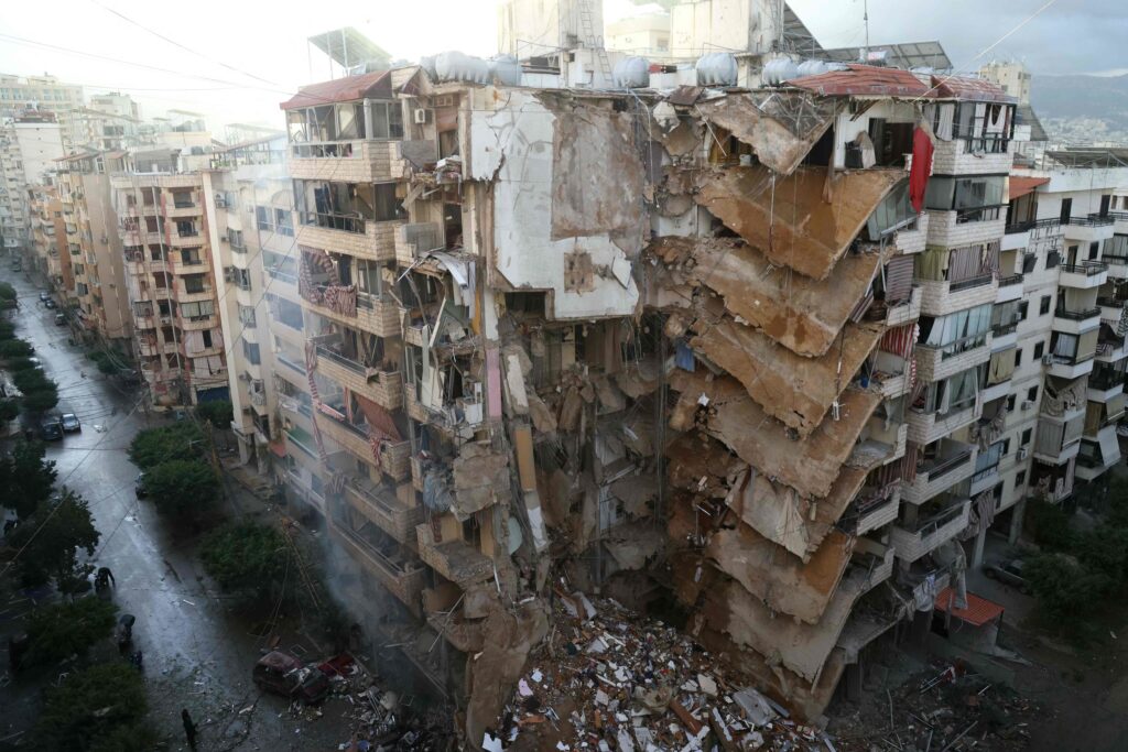 La esperanza libanesa, como Beirut, en ruinas: escasa confianza en un alto el fuego