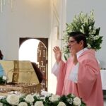 El Padre Roberto Solano PSJA celebra el Día de los Niños en catequesis