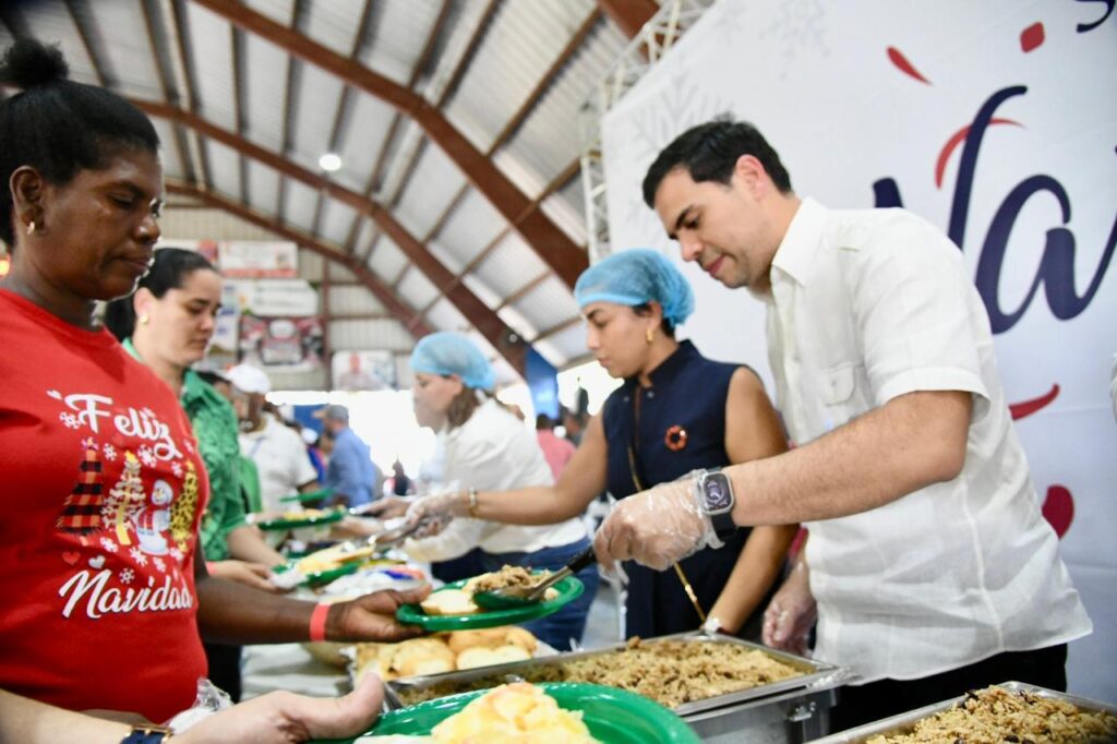 Propeep inicia en Castañuelas y Villa González el programa, “Sabores de Navidad”; almuerzos y cenas a familias vulnerables