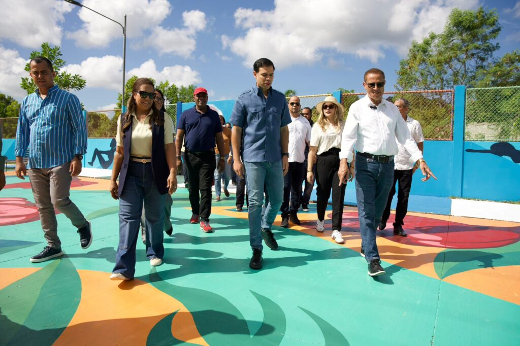 Roberto Ángel revela han inaugurado 143 Paseos de los Colores; con 71,089 m2 de arte público plasmado