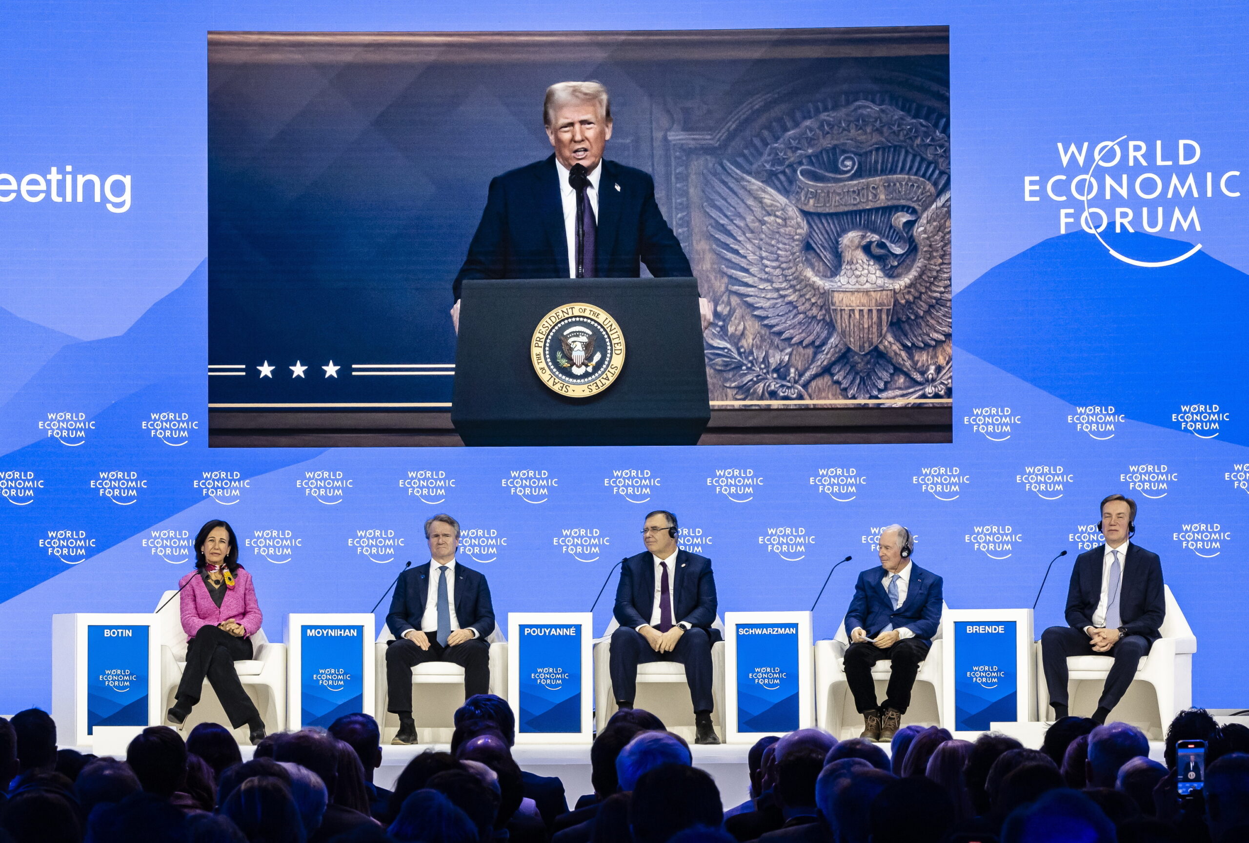 Trump, implacable en Davos: exige menos carga fiscal a  la UE, bajada del petróleo a Arabia y más del doble de gasto militar en países como España